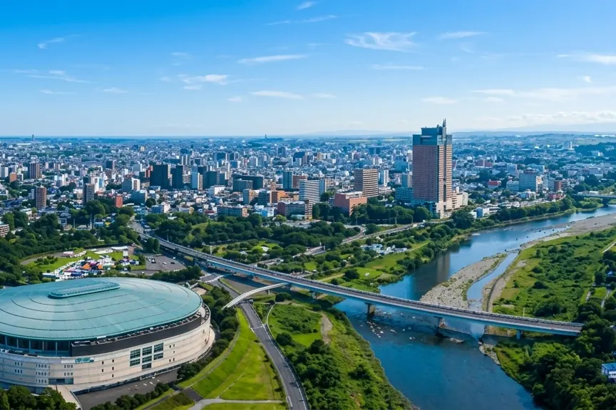 株式会社VSI都市開発が拠点を置く群馬県前橋市の街並みと利根川
